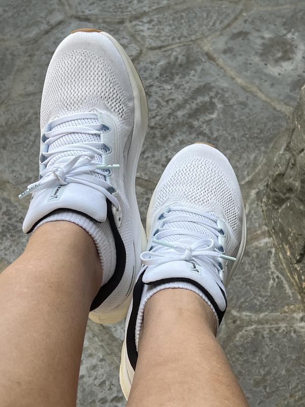 Cushy springs 🌟 for my heels for a trip to SoCal