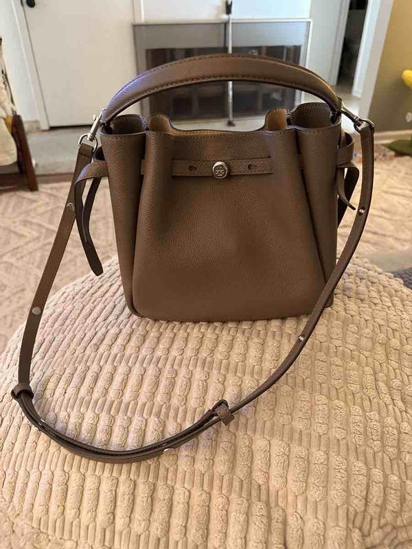 Customer photo for "incredible handbag"