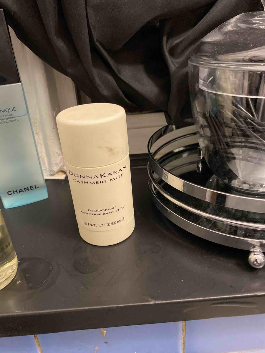 Customer photo for "Donna Karan Casmere mist"