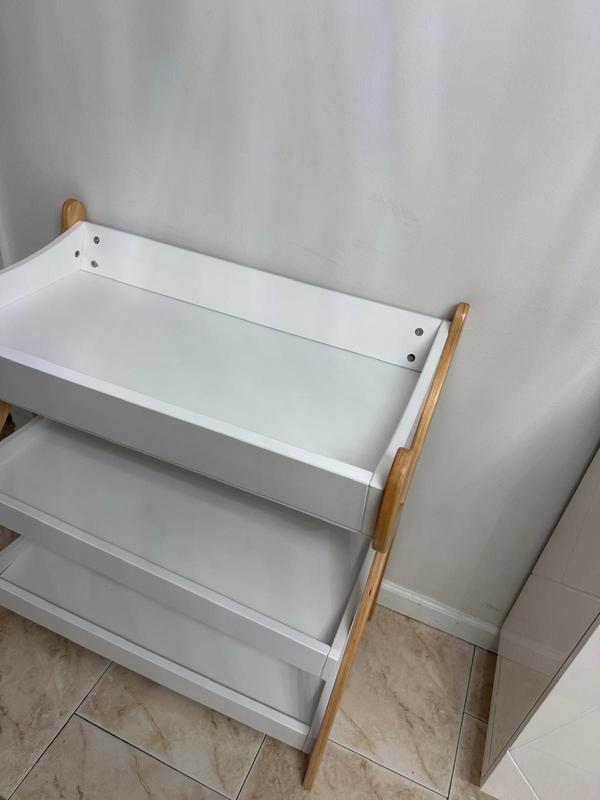 Customer photo for "Amazing changing table"