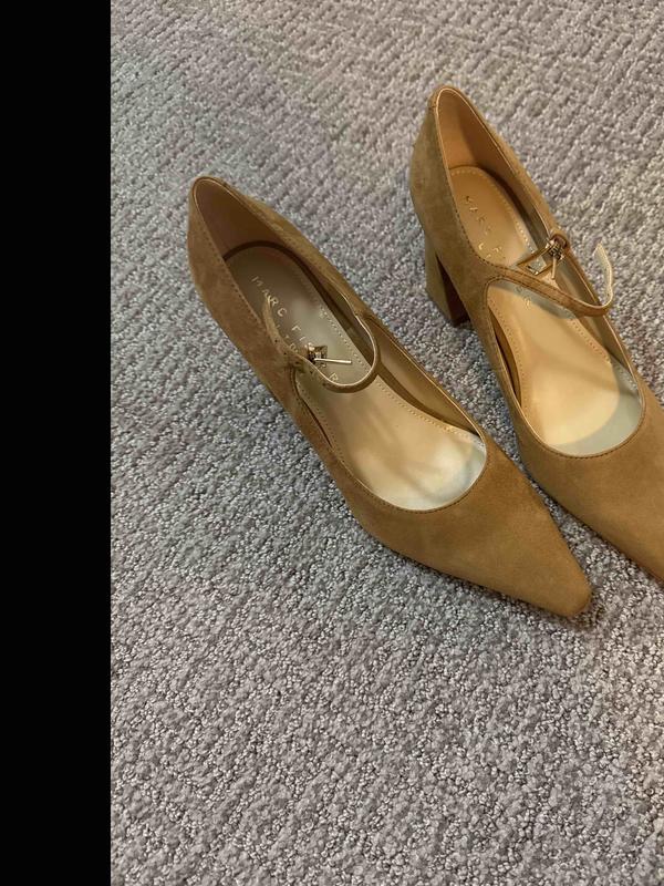 Customer photo for "Not the color pictured"