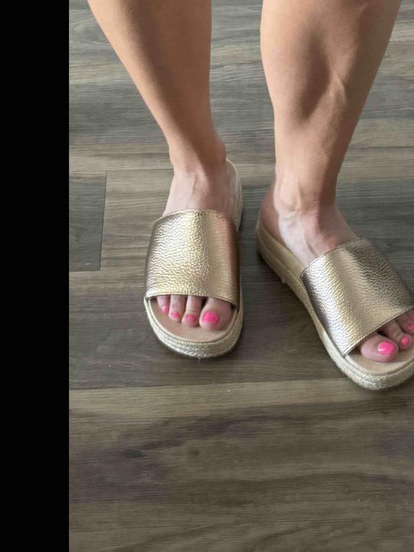 Customer photo for "Perfect summer shoe"