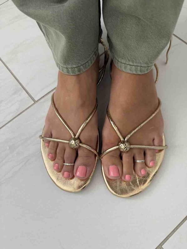 Customer photo for "Cute but So Uncomfortable"