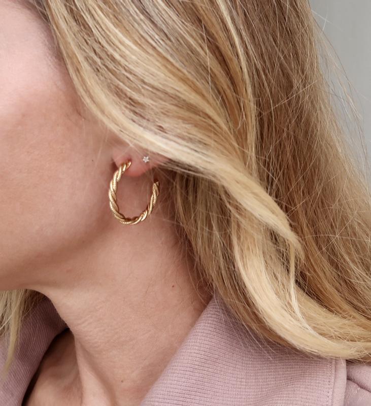 Review Thumbnail Image 0 225175168