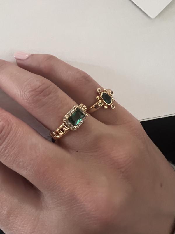 Customer photo for "Nice little pop of color"