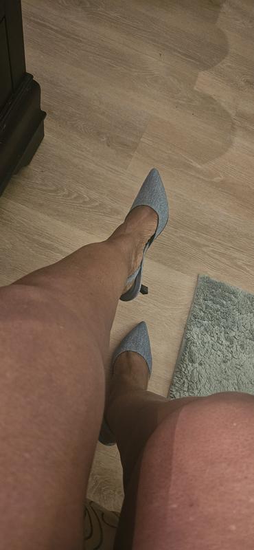 Cute low profile pump!