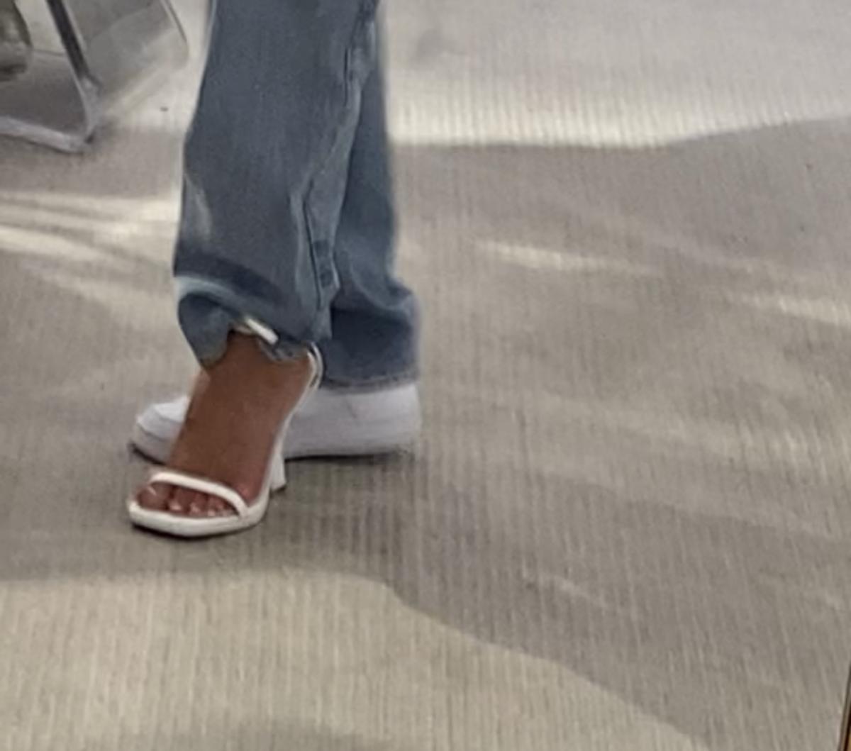 Review Thumbnail Image 0 208360313