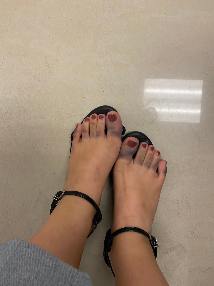 Customer photo for "very comfortable but color fading"