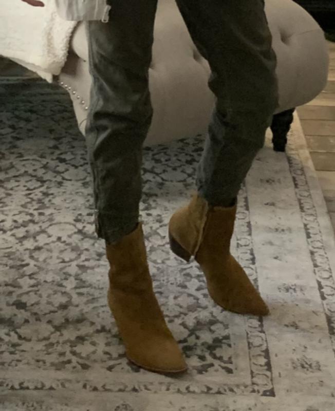 Customer photo for "My new favorite boots"