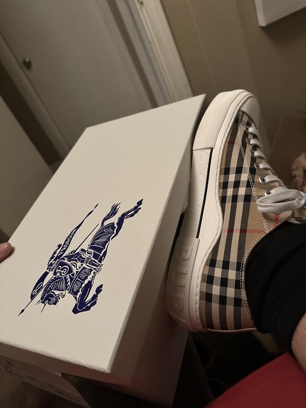 Review Thumbnail Image 0 235588507