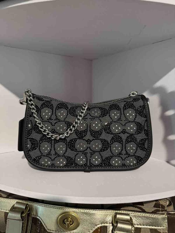 Review Thumbnail Image 0 245982139