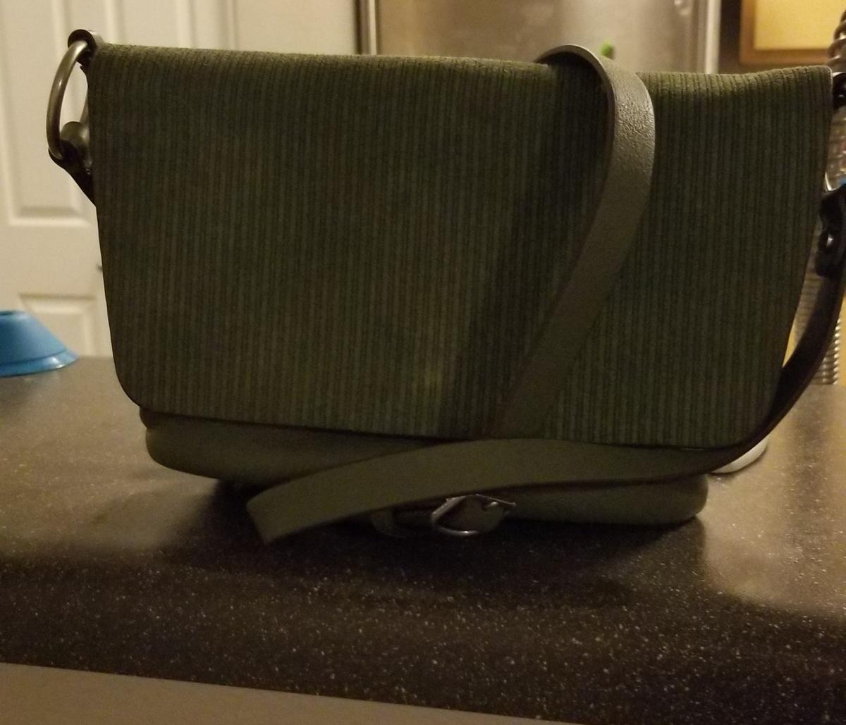 Review Thumbnail Image 0 199591318