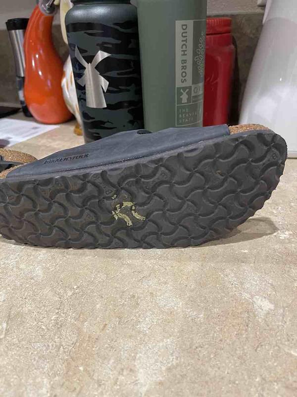 Customer photo for "received used product"