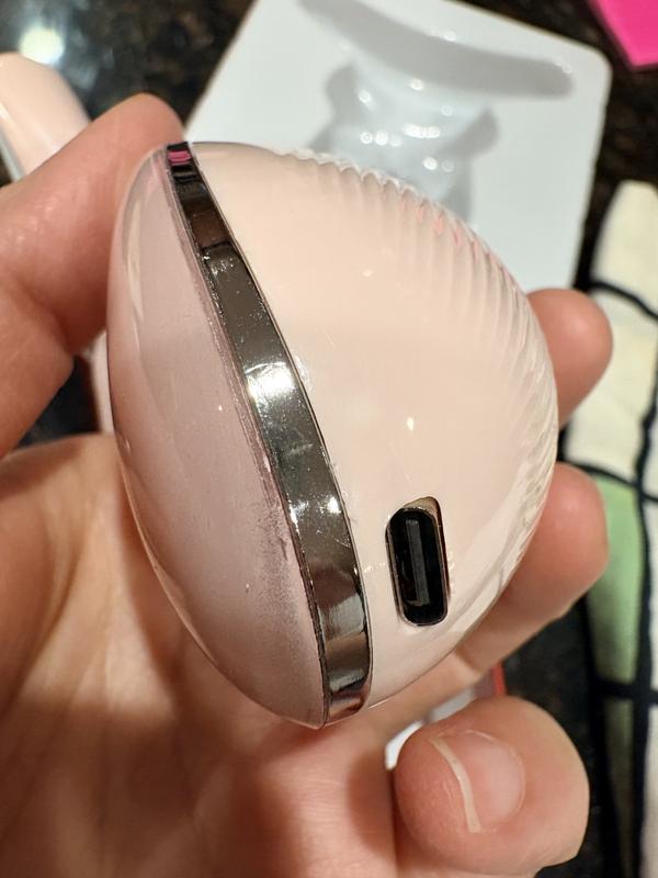 Customer photo for "Either it’s used or poor quality?"