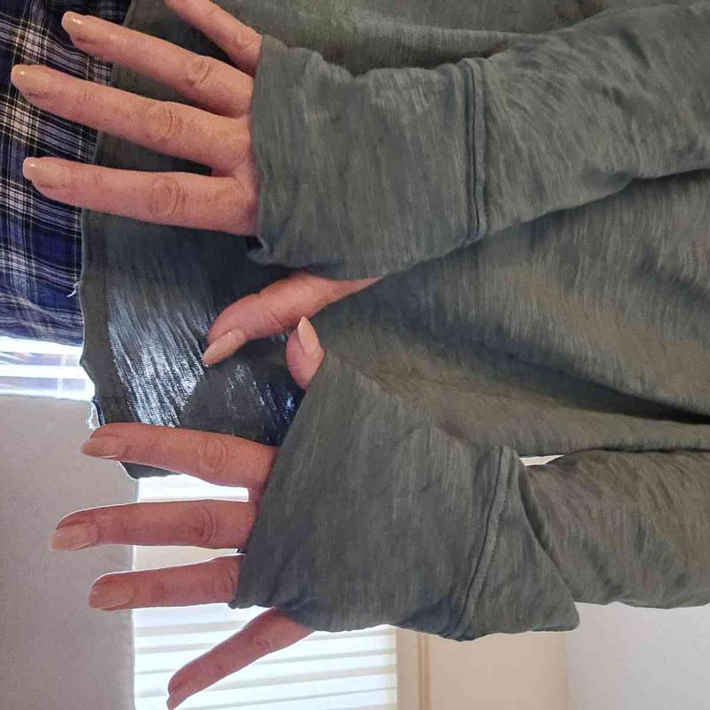 Color off, got one thumb hole and one pinky hole