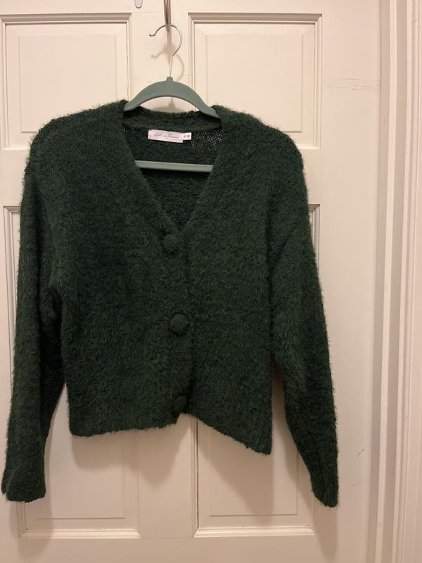 Soft fuzzy cropped cardigan big buttons.