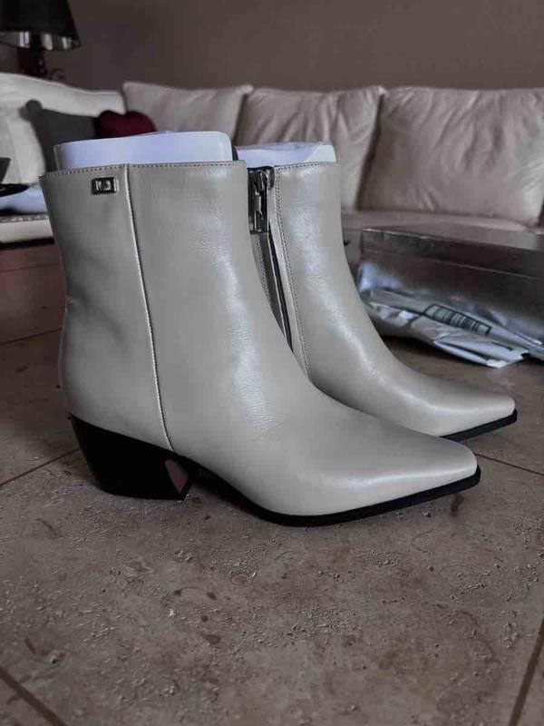 Review Thumbnail Image 0 236810422