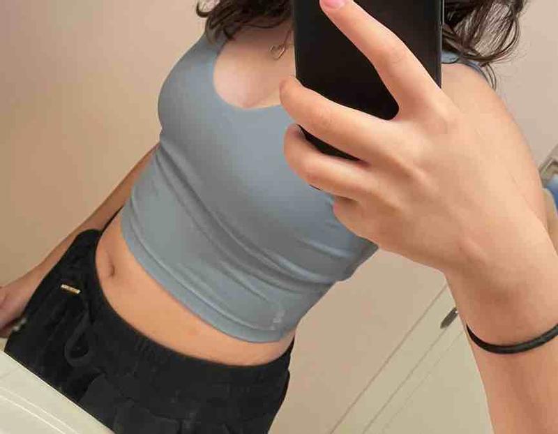 Customer photo for "very soft/stretchy fits well"