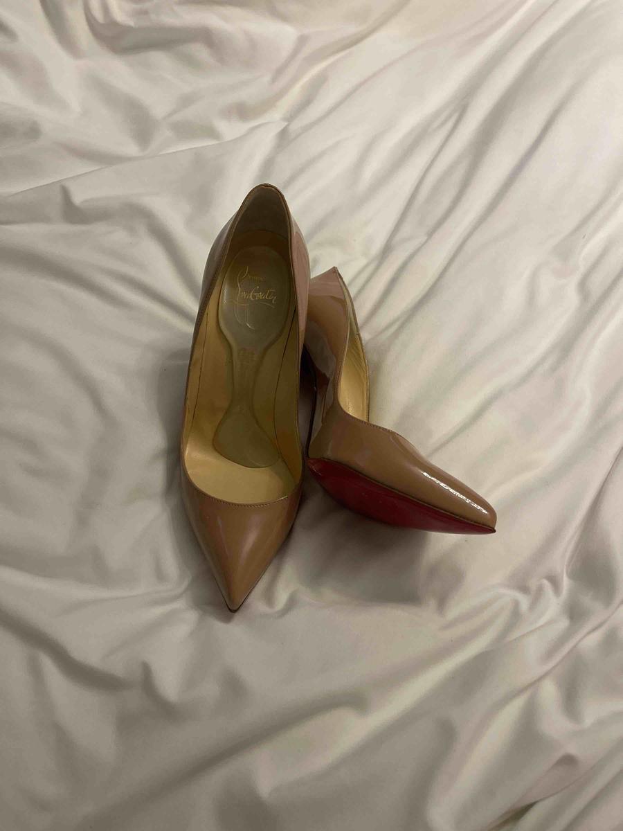 Customer photo for "Better Wearability than So Kate Pumps"