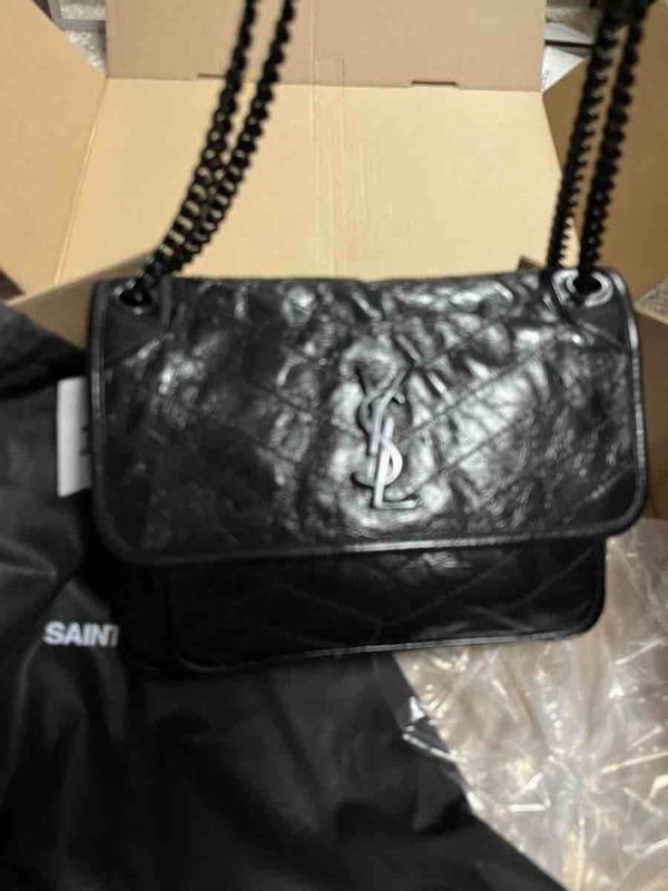 Customer photo for "Beautiful Noir"