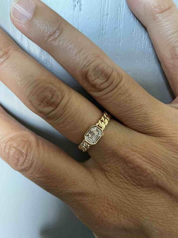 Review Thumbnail Image 0 218760847