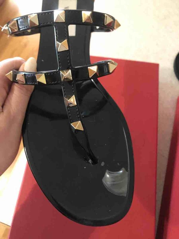 Customer photo for "cute style terrible quality"