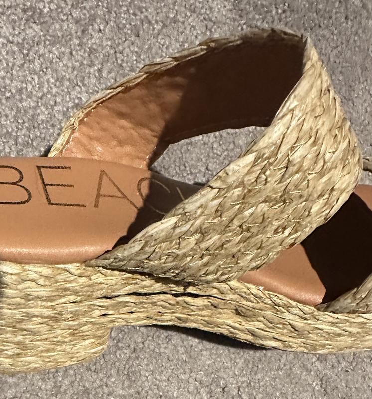 Customer photo for "Loose straps and fiber coming unglued"