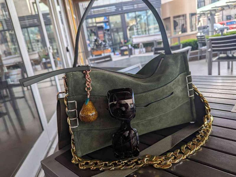 Review Thumbnail Image 0 241541868