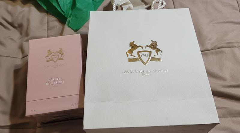Customer photo for "Delina Exclusif"