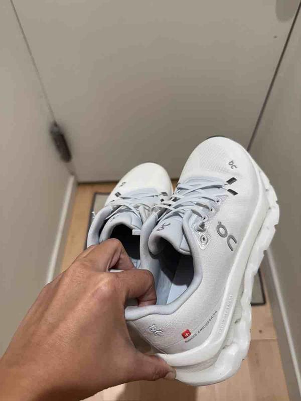 Customer photo for "Stylish but brutal on the feet"