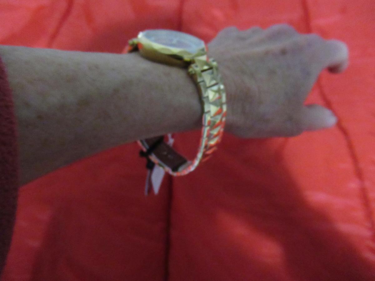 Review Thumbnail Image 0 204063673