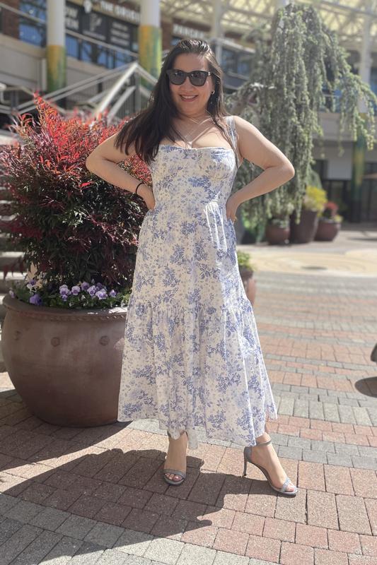 Customer photo for "A beautiful and sexy summer dress"