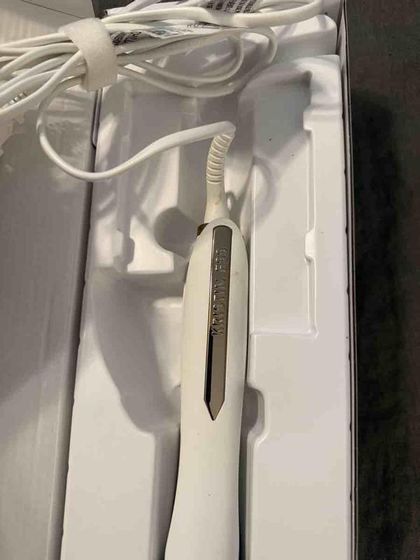 Customer photo for "received a USED straightener"