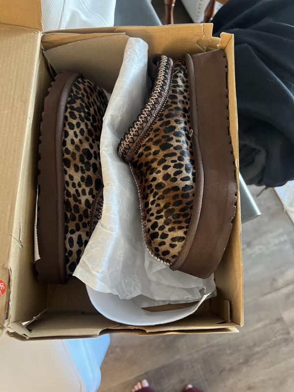 Customer photo for "Sent me two different shoes"