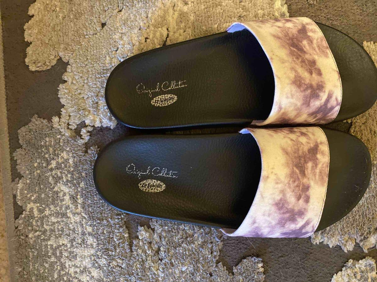 Customer photo for "slide sandal"