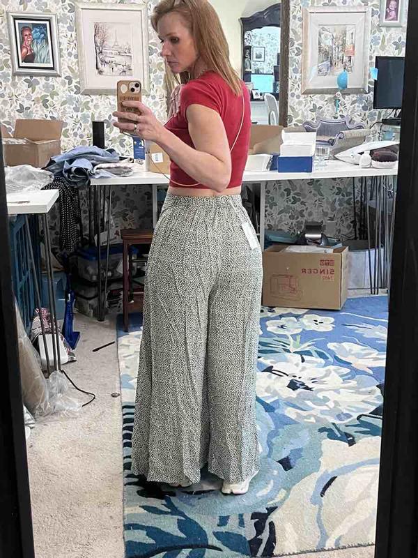 Customer photo for "Ive never loved a pair of pants more"