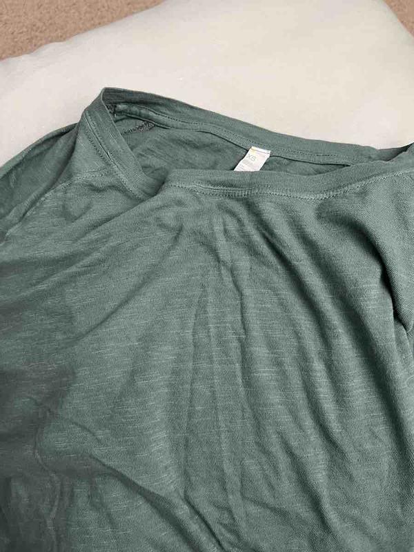 Customer photo for "Decrease in quality AND color not as pictured"