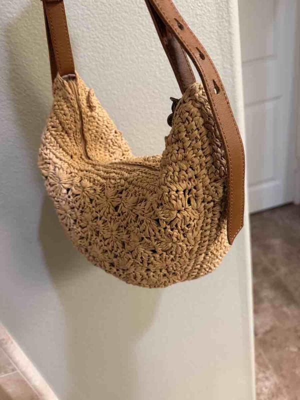 Customer photo for "Cute Bag With One Design Flaw"