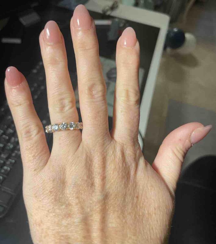 Review Thumbnail Image 0 225720415