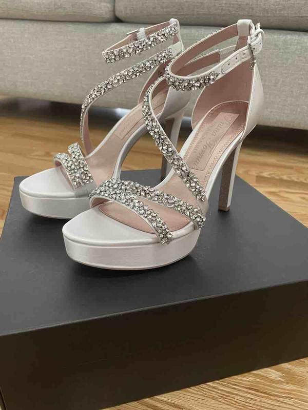 Review Thumbnail Image 3 228005672