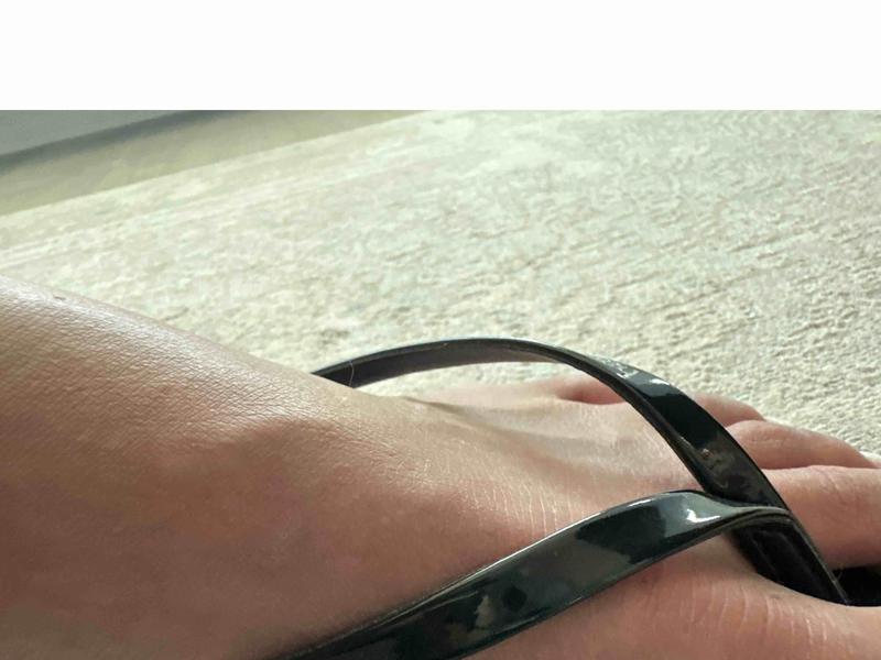 Customer photo for "straps are uneven!"