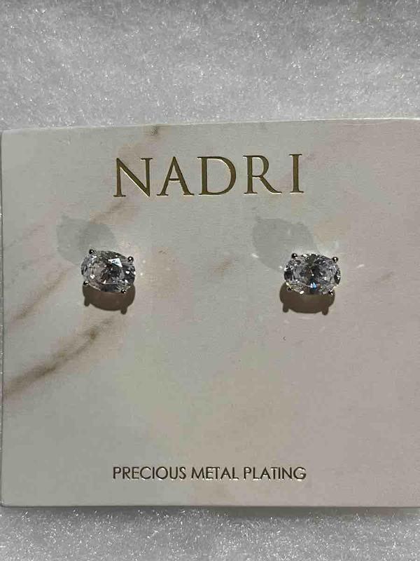 Customer photo for "beautiful diamond earrings"