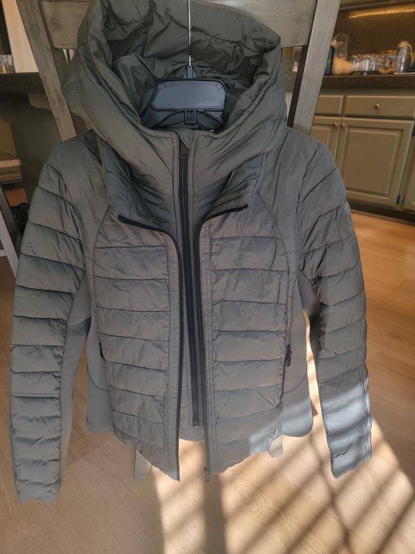 Customer photo for "Form fitting, sleeves good length"