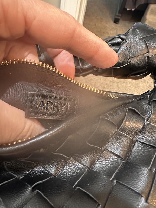 Customer photo for "BEWARE...Received a FAKE bag"