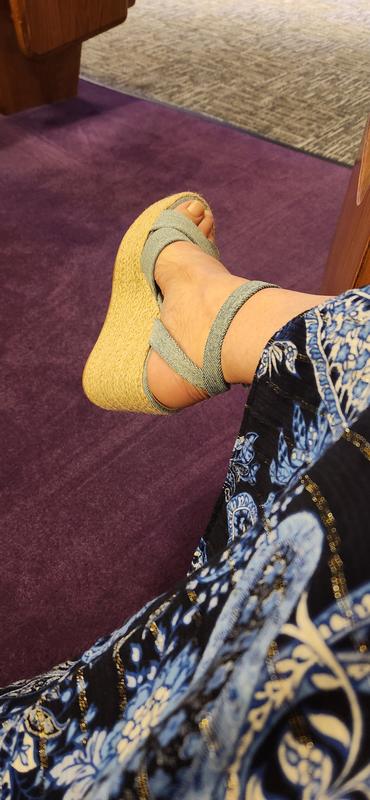 Review Thumbnail Image 0 235095377