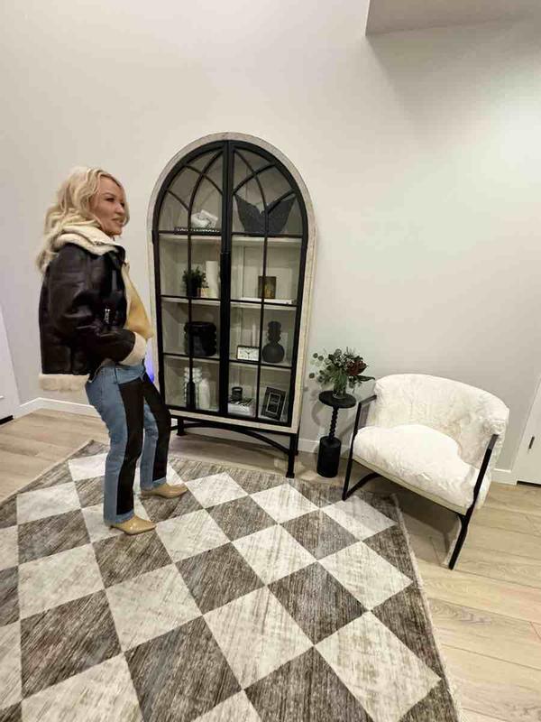 Review Thumbnail Image 1 230359552