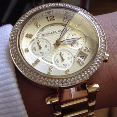 In love w the glitz!