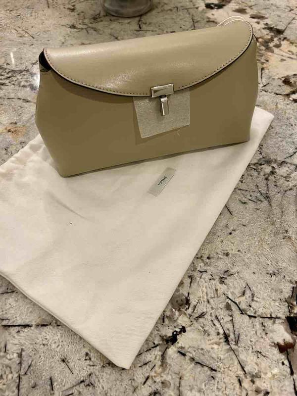 Review Thumbnail Image 0 239799412