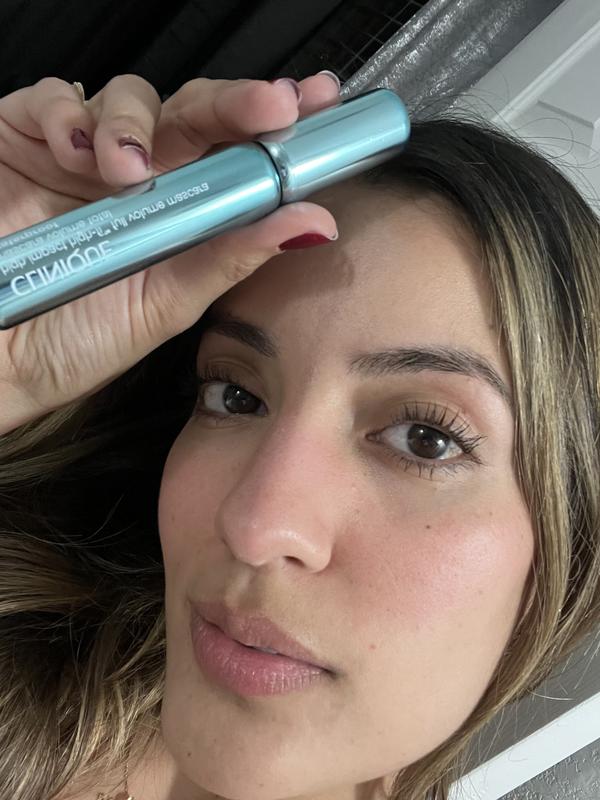 Customer photo for "Amazing the best mascara!!!"