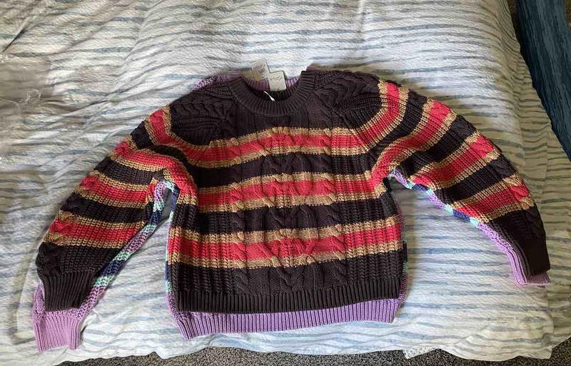 Customer photo for "Sizing seems to vary greatly!!!!"